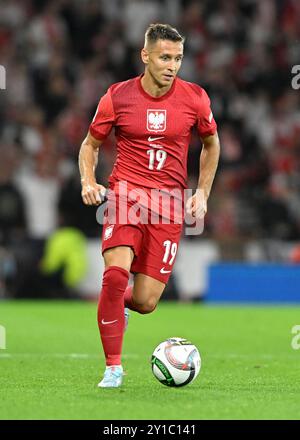 Glasgow, Großbritannien. September 2024. Przemysław Frankowski von Polen während des Spiels der UEFA Nations League im Hampden Park, Glasgow. Der Bildnachweis sollte lauten: Neil Hanna/Sportimage Credit: Sportimage Ltd/Alamy Live News Stockfoto