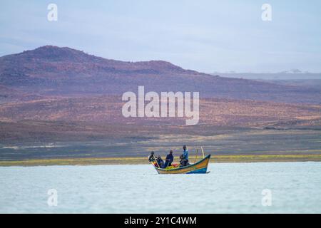 Fischer, Turkana Village, Turkana Lake, Kenia die Turkana sind ein Nilotikum aus dem Turkana County im Nordwesten Kenias Stockfoto