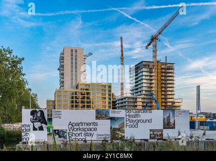 Amsterdam, Niederlande, 28.08.2024, Bajeskwartier Wohnentwicklung, neu, modernes Wohnviertel im Amsterdamer Stadtteil Overamstel Stockfoto
