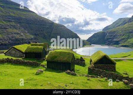 Traditionelle Cottages mit Grasdach, Saksun Stockfoto