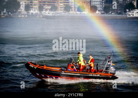 ROTTERDAM - die Demonstration der Katastrophe während der 47. Ausgabe der Welthafentage. Die jährliche Veranstaltung zieht Hunderttausende von Besuchern in die Hafenstadt an. ANP ROBIN UTRECHT niederlande Out - belgien Out Credit: ANP/Alamy Live News Stockfoto