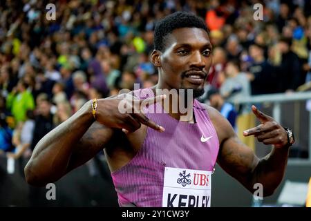 Zürich, Schweiz. September 2024. Zürich, 5. September 2024: Fred Kerley (USA) posiert für ein Foto nach dem 200m Men Event in der Wanda Diamond League Weltklasse Zürich im Stadion Letzigrund in Zürich. (Daniela Porcelli/SPP) Credit: SPP Sport Press Photo. /Alamy Live News Stockfoto