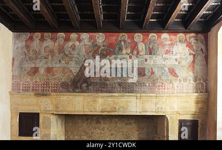 Fresko mit dem Letzten Abendmahl im Refektorium des benediktinerpriorats Champdieu, Loire, Frankreich. Stockfoto