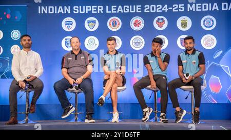 Kalkutta, Indien. September 2024. Sechs Fußballmannschaften der Indian Super League trafen sich am 4. September 2024 in einem Luxushotel in Kalkutta im Rahmen eines Medieninteraktionsprogramms kurz vor der anstehenden ISL-Saison 11 (2024-25) mit Medienmitarbeitern. (Foto von Amlan Biswas/Pacific Press) Credit: Pacific Press Media Production Corp./Alamy Live News Stockfoto