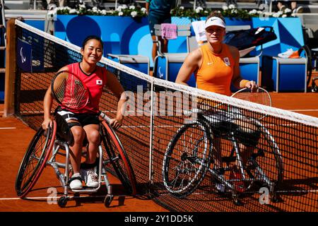 Paris, 6. September 2024, Paralympics Rollstuhl-Tennis-Veranstaltung. Diede de Groot (NED), Yui Kamiji (JPN) ist in Aktion. (Foto: Frank Molter) Credit: Frank Molter/Alamy Live News Credit: Frank Molter/Alamy Live News Stockfoto