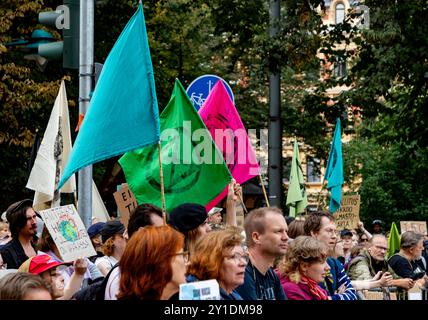 Demonstration des Siedepunkts (Kiehumispiste) der Extinction Rebellion Finland (Elokapina) in Helsinki, Finnland am 3. September 2024. Stockfoto