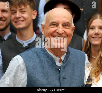 München, Deutschland, 05.September 2024: Fussball, Herren, 3.Liga, Saison 2024/2025, TSV 1860 München, Einkleidung Trachten Angermaier Dr. Axel Munz, Chef bei Trachten Angermaier, Kopf, Oberkörper, lächeln, Portrait Credit: dpa Picture Alliance/Alamy Live News Stockfoto