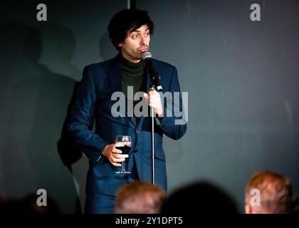 Marcel Lucont, Stand Up Comedian, Balls Out Comedy Club, Southend-on-Sea, Essex © Clarissa Debenham (Film Free Photography) / Alamy Stockfoto