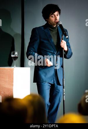 Marcel Lucont, Stand Up Comedian, Balls Out Comedy Club, Southend-on-Sea, Essex © Clarissa Debenham (Film Free Photography) / Alamy Stockfoto