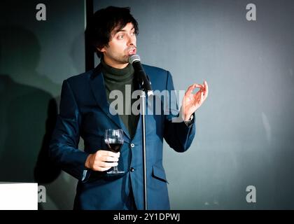 Marcel Lucont, Stand Up Comedian, Balls Out Comedy Club, Southend-on-Sea, Essex © Clarissa Debenham (Film Free Photography) / Alamy Stockfoto