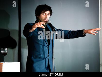 Marcel Lucont, Stand Up Comedian, Balls Out Comedy Club, Southend-on-Sea, Essex © Clarissa Debenham (Film Free Photography) / Alamy Stockfoto