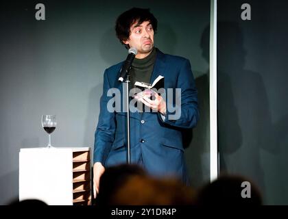 Marcel Lucont, Stand Up Comedian, Balls Out Comedy Club, Southend-on-Sea, Essex © Clarissa Debenham (Film Free Photography) / Alamy Stockfoto