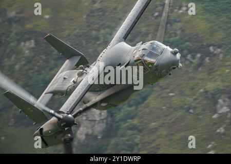 VC22 Osprey Hubschrauber durch die Machschleife auf einem Trainingseinsatz aus der RAF Mildenhall Stockfoto