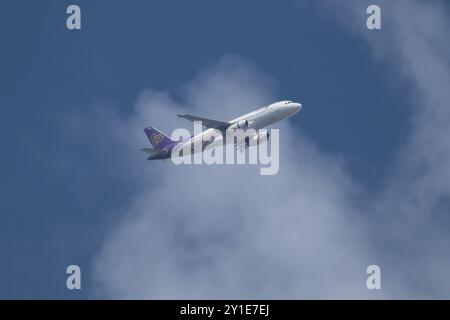 Chiangmai, Thailand - 23. Dezember 2023: HS-TXA Airbus A320-200 von Thai Smile Airway. Fahren Sie vom Flughafen Chiangmai nach Bangkok Suvarnabhumi. Stockfoto