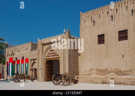 Ajman Museum und Ajman Fort in Ajman, Vereinigte Arabische Emirate. Stockfoto