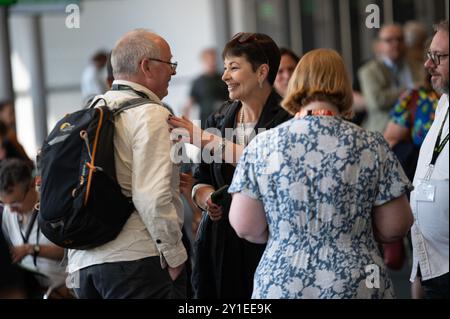 Manchester, Großbritannien. September 2024. Caroline Lucas hat bei der Konferenz mit den Delegierten gesprochen. Die Grünen treffen sich in Manchester zu ihrer jährlichen Parteikonferenz. Quelle: SOPA Images Limited/Alamy Live News Stockfoto