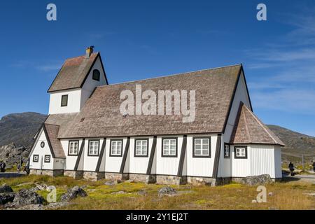 Nanortalik, Grönland - 27. August 2024: Außenansicht der Dänischen Lutherischen Kirche in der kleinen Stadt Nanortalik in Südgrönland. Stockfoto