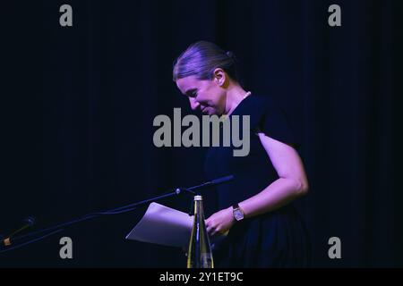 25. Juni 2024, Belgrad, Serbien: Eine Politikwissenschaftlerin Ekaterina Schulmann hält einen öffentlichen Vortrag über Demokratie und Reform in Russland. Stockfoto