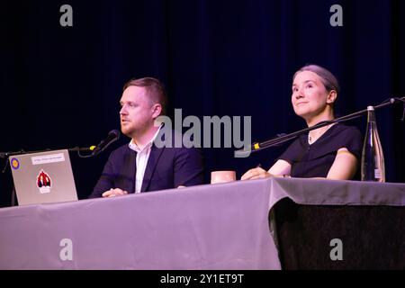 25. Juni 2024, Belgrad, Serbien: Eine Politikwissenschaftlerin Ekaterina Schulmann hält einen öffentlichen Vortrag über Demokratie und Reform in Russland. Stockfoto