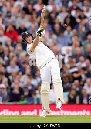 London, England. September 2024. Der Engländer Harry Brook während des ersten Tages des Rothesay Men's Third Test Matches zwischen England und Sri Lanka im Kia Oval. Quelle: Ben Whitley/Alamy Live News Stockfoto