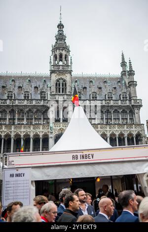 Brüssel, Belgien September 2024. FOCUS-BERICHTERSTATTUNG FORDERTE BELGA Ein Foto AN, das während der Eröffnung des Bierfestivals „Belgisches Bierwochenende 2024“ am Freitag, den 6. September 2024, am Grote Markt – Grand-Place im Stadtzentrum von Brüssel aufgenommen wurde. BELGA FOTO JASPER JACOBS Credit: Belga News Agency/Alamy Live News Stockfoto