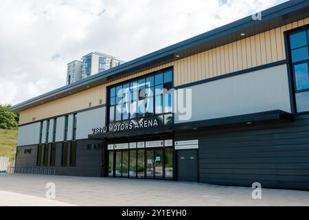 Newcastle Großbritannien: 8. Juni 2024: Außenansicht des Newcastle Eagles Basketballstadions mit Beschilderung. Vertu Motors Arena Stockfoto