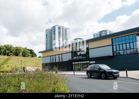 Newcastle Großbritannien: 8. Juni 2024: Außenansicht des Newcastle Eagles Basketballstadions mit Beschilderung. Vertu Motors Arena Stockfoto