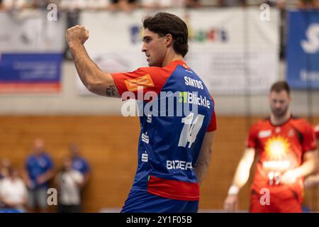 Max SANTOS (HBW Balingen-Weilstetten, #14) jubelt/freut sich, Emotion, Freude, Begeisterung HBW Balingen-Weilstetten (HBW) vs. TuS N-Lübbecke (NLB), Handball, Maenner, Daikin 2. Handball-Bundesliga (2.HBL), 1. Spieltag, Spielzeit 2024/2025, 06.09.2024 Foto: Eibner-Pressefoto/Oliver Schmidt Stockfoto