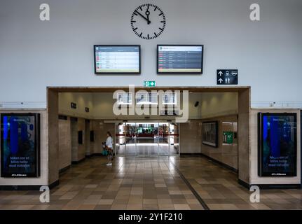 Fredericia, Jütland, Dänemark, 25. Juli 2024 - Wartehalle des Hauptbahnhofs Stockfoto