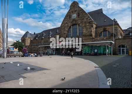 Aachen, Deutschland, 26. Juli 2024 - Platz und Gebäude des Bahnhofs Stockfoto