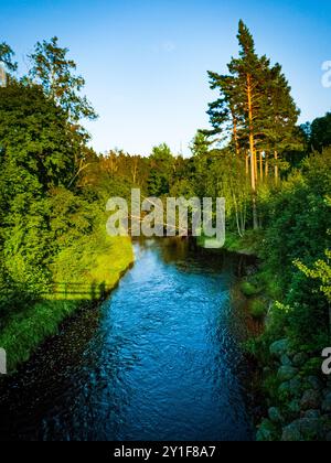 Schwedischer Fluss in Nordmaling, Nordschweden Stockfoto