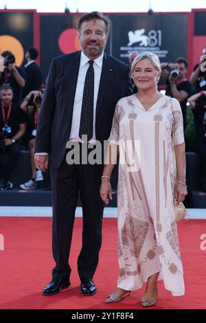 Venedig, Italien. September 2024. Christian de Sica, Silvia Verdone nimmt am 6. September 2024 am Nuovo IMAE Award Red Carpet auf dem 81. Internationalen Filmfestival von Venedig in Venedig Teil. (Foto: Gian Mattia D'Alberto/LaPresse) Credit: LaPresse/Alamy Live News Stockfoto