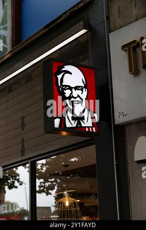 Allgemeine Ansichten eines KFC Chicken Restaurants in Portsmouth, Hampshire, Großbritannien. Stockfoto