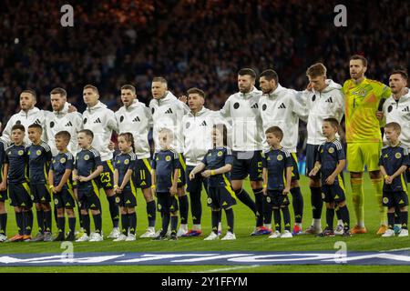 Das Team Schottlands wurde während des Fußballspiels der UEFA Nations League 2024/2025 zwischen Schottland und Polen im Hampden Park gesehen. Endpunktzahl; Schottland 2:3 Polen. Stockfoto