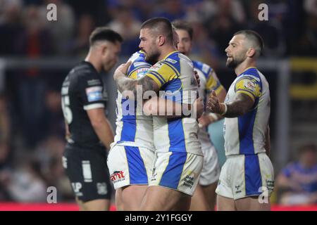 Leeds, Großbritannien. September 2024. James Bentley von Leeds Rhinos feiert seinen Versuch während des Spiels Leeds Rhinos gegen Hull FC in der Betfred Super League am 6. September 2024 in Leeds, Großbritannien (Foto: Alfie Cosgrove/News Images) 2024. (Foto: Alfie Cosgrove/News Images/SIPA USA) Credit: SIPA USA/Alamy Live News Stockfoto