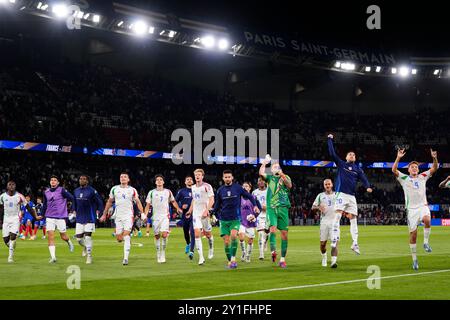 Parigi, Frankreich. September 2024. Feiert Italien während des Fußballspiels der UEFA Nations League 24-25 zwischen Frankreich und Italien (Gruppe B) im Parc des Princes, Paris, Frankreich - 6. September 2024. Sport - Fußball . (Foto: Fabio Ferrari/LaPresse) Credit: LaPresse/Alamy Live News Stockfoto