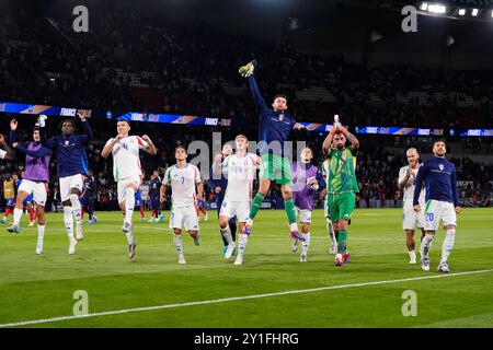 Parigi, Frankreich. September 2024. Feiert Italien während des Fußballspiels der UEFA Nations League 24-25 zwischen Frankreich und Italien (Gruppe B) im Parc des Princes, Paris, Frankreich - 6. September 2024. Sport - Fußball . (Foto: Fabio Ferrari/LaPresse) Credit: LaPresse/Alamy Live News Stockfoto