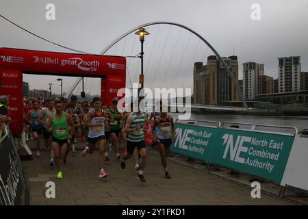 Der Great North Run 5k findet am Freitag auf Newcastle und Gateshead statt, an dem Bürgermeister Kim McGuinness teilnahm. Newcastle Upon Tyne, Großbritannien, 6. September 2024, Credit: DEW/Alamy Live News Stockfoto