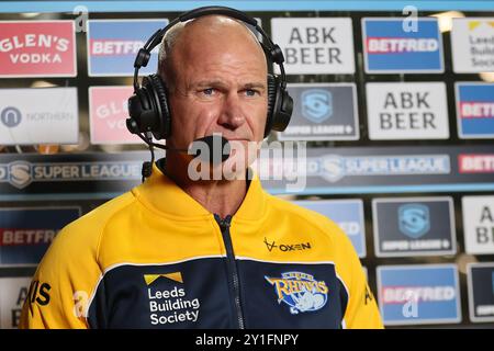 Leeds, Großbritannien. September 2024. AMT Headingley Rugby Stadium, Leeds, West Yorkshire, 6. September 2024. Betfred Super League Leeds Rhinos gegen Hull FC Brad Arthur (Head Coach) von Leeds Rhinos Credit: Touchlinepics/Alamy Live News Stockfoto