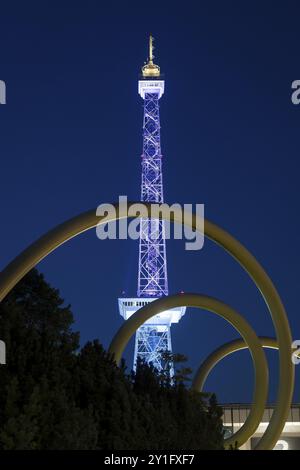 Der Funkturm erstrahlt in den Farben der IFA auf dem Messegelände Berlin, 06.09.2024 Stockfoto