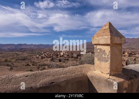 Eine alte Kasbah, die als Basis für nomadische Stämme diente, mit einem Gefühl von Robustheit und Abenteuer Stockfoto