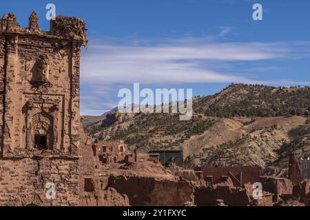 Eine alte Kasbah, die als Basis für nomadische Stämme diente, mit einem Gefühl von Robustheit und Abenteuer Stockfoto