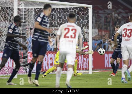 Daniel Heuer Fernandes (Hamburger SV, Torwart Nr. 1), 2. Bundesliga, 1. FC Köln, Hamburger SV am 08/2024 im RheinEnergieStadion in Köln G Stockfoto