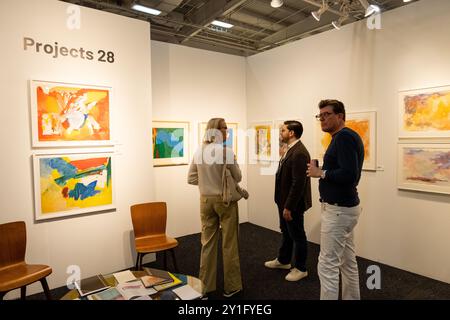 New York, NY, USA. September 2024. Die Saison 2024 geht in New York mit der Art on Paper Show am Pier 36 in der South Street weiter. Die Bildergalerie. Quelle: Ed Lefkowicz/Alamy Live News Stockfoto