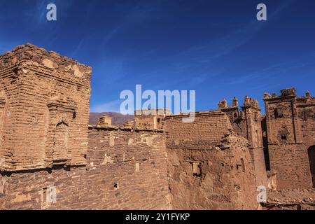 Eine alte Kasbah, die als Basis für nomadische Stämme diente, mit einem Gefühl von Robustheit und Abenteuer Stockfoto