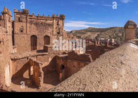 Eine alte Kasbah, die als Basis für nomadische Stämme diente, mit einem Gefühl von Robustheit und Abenteuer Stockfoto