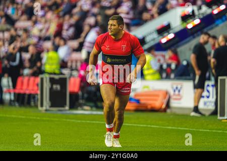 Wigan, Großbritannien. September 2024. Super League Rugby: Wigan Warriors vs Hull KR im Brick Stadium. Ryan Hall vor dem Spiel aufwärmen. James Giblin/Alamy Live News. Stockfoto