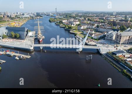 Die Govan Partick Bridge verbindet Waterrow mit dem Pointhouse Quay in Glasgow. Es kostete 29,5 Millionen Pfund und wurde am 7. September 2024 öffentlich zugänglich gemacht Stockfoto