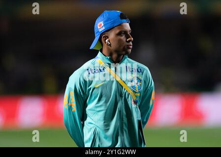 Curitiba, Parana, Brasilien. September 2024. Curitiba (PR), 06/2024 - QUALIFIKATION/BRASILIEN VS ECUADOR - Rodrygo vor dem Spiel zwischen Brasilien und Ecuador, gültig für die 7. Runde der Qualifikation zur Weltmeisterschaft 2026, am Abend dieses Freitag, den 6. September 2024, im großen Antonio Couto Pereira Stadion in Curitiba-PR. (Kreditbild: © Ronaldo Barreto/TheNEWS2 via ZUMA Press Wire) NUR REDAKTIONELLE VERWENDUNG! Nicht für kommerzielle ZWECKE! Stockfoto