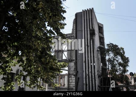 Mostar: Gebäude in Ruinen aus dem Jugoslawienkrieg. Bosnien und Herzegowina Stockfoto